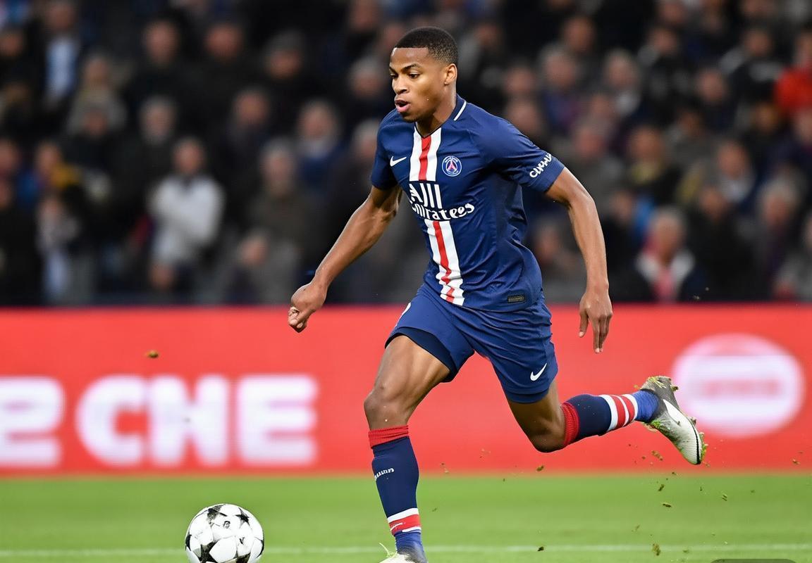 欧冠射手榜：姆巴佩9球领跑，哈兰德凯恩小组赛哑火